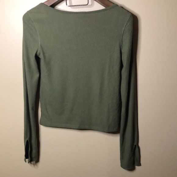 Out from under ribbed long sleeve top - Picture 5 of 6